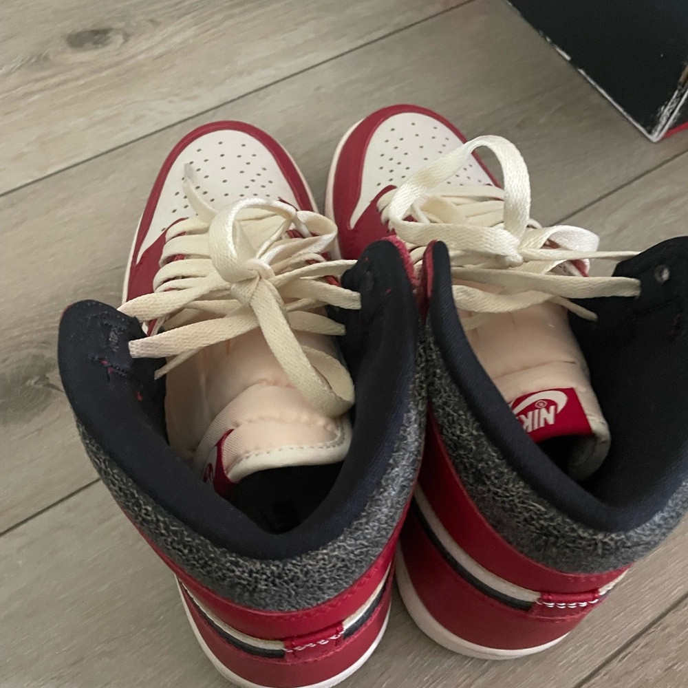 Air Jordan 1 Retro OG - Lost & Found